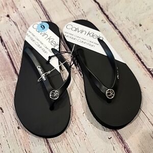 New size 6 Calvin Klein flipflops
